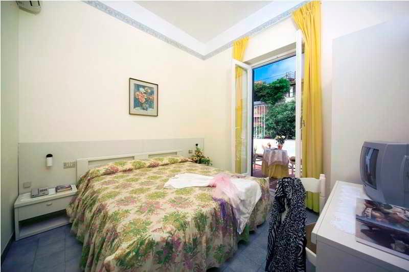 Villa Diana - Beach & Rooms Ischia Kültér fotó