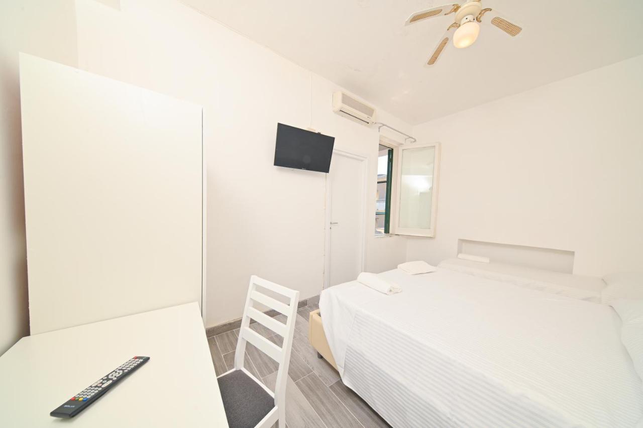 Villa Diana - Beach & Rooms Ischia Kültér fotó
