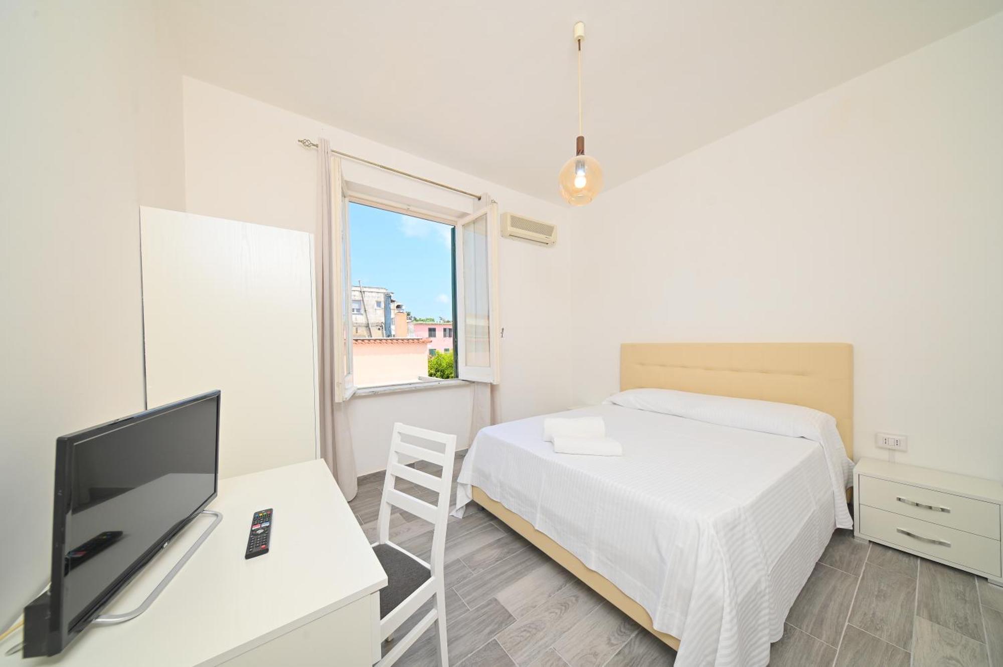 Villa Diana - Beach & Rooms Ischia Kültér fotó