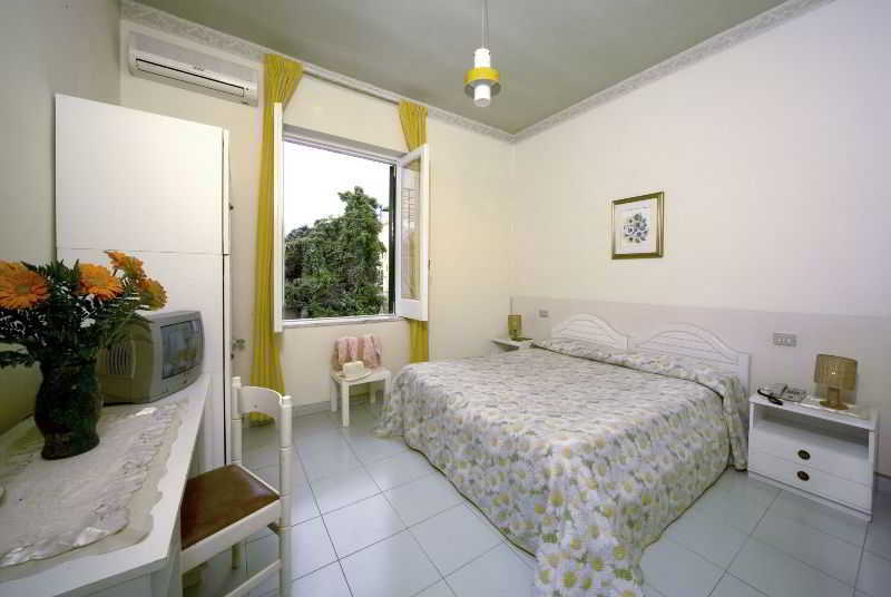 Villa Diana - Beach & Rooms Ischia Kültér fotó